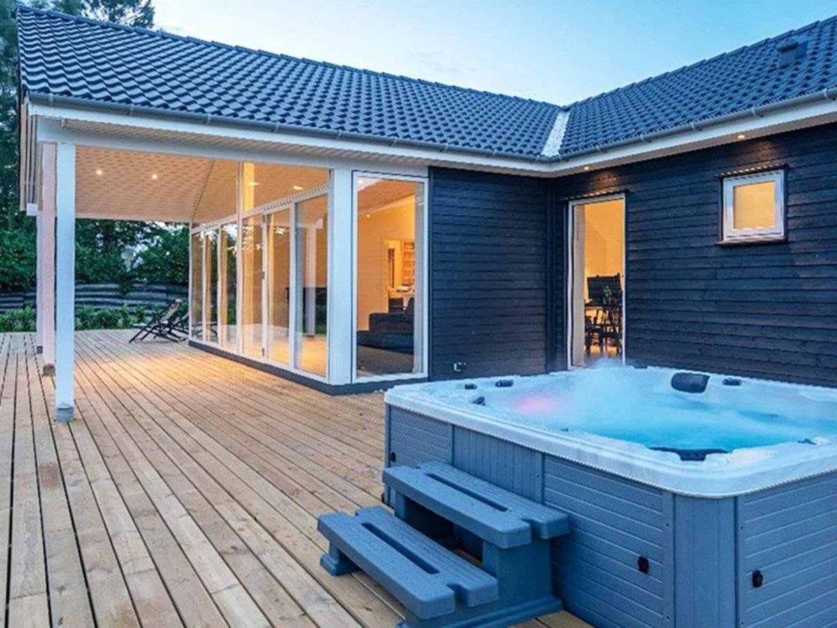 14 Person Holiday Home In V Ggerl Se Bøtø By Esterno foto