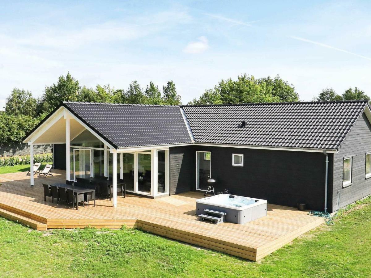 14 Person Holiday Home In V Ggerl Se Bøtø By Esterno foto